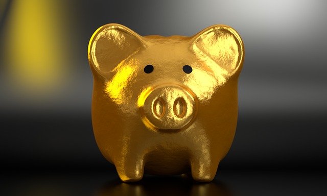 お金を引き寄せる金の豚